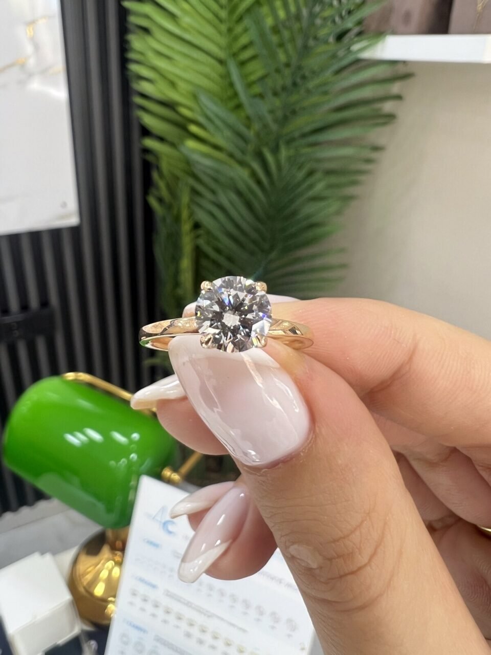 4 Tırnak Modern Çerçeveli Tiffany Tektaş 1.06 ct